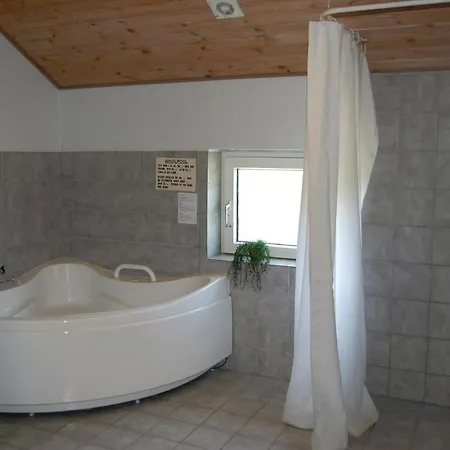 Beach Front Home In Hvide Sande With Sauna Casa de Férias