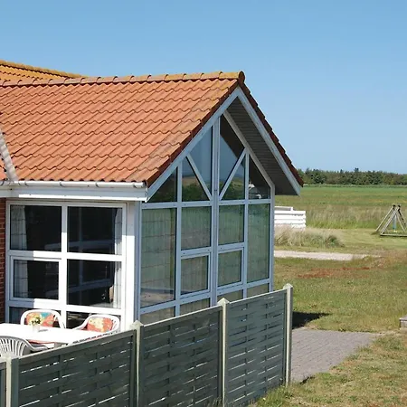 Casa de Férias Beach Front Home In Hvide Sande With Sauna